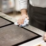 Tork Foodservice Z-Fold Towels - Image 5